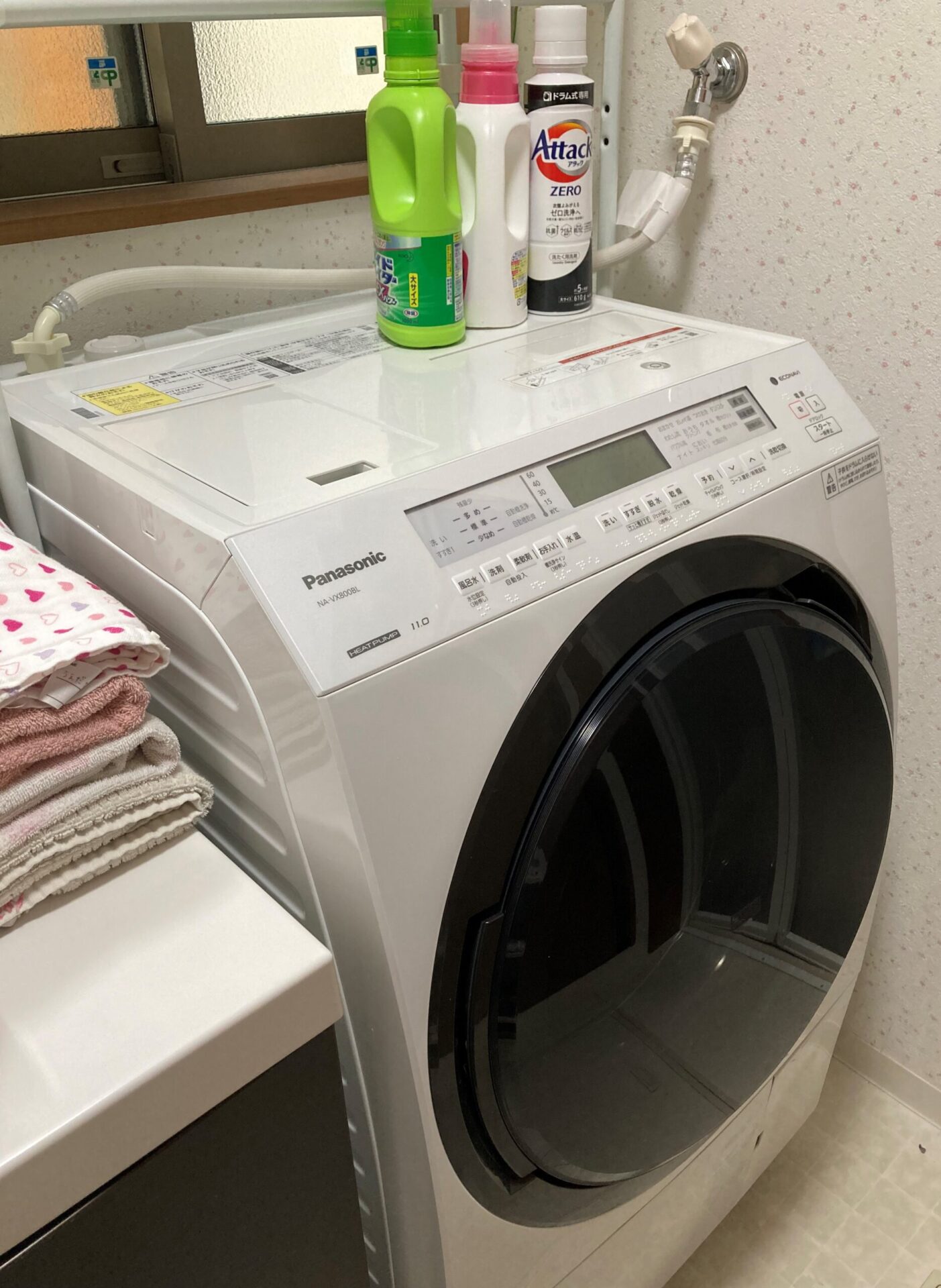 洗剤が上に載っているドラム式洗濯機